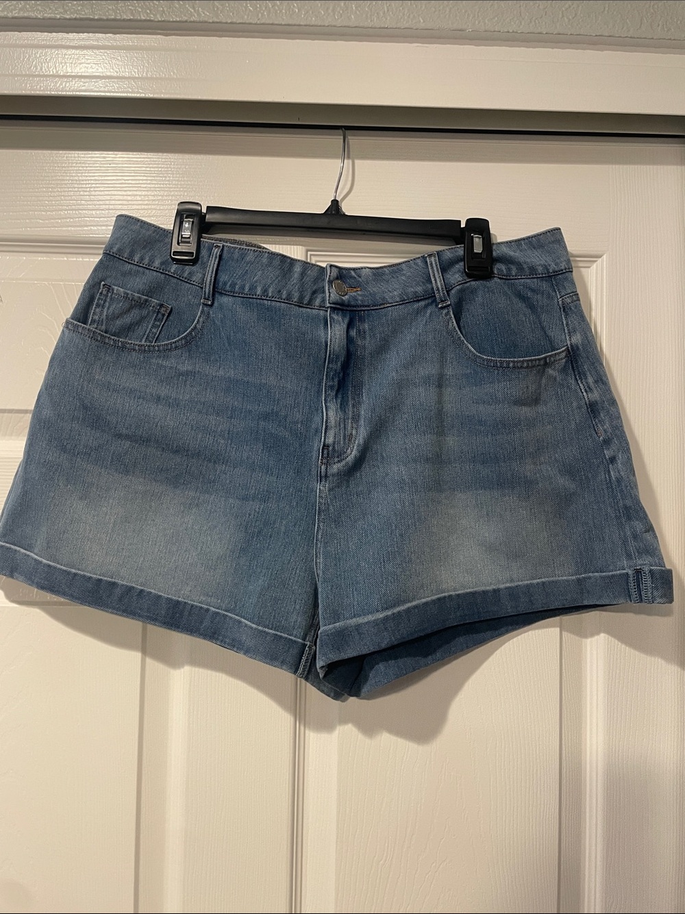 Halara Flex Mid Rise Zipper With Pockets, Denim Casual Shorts, 3” Cerulean Blue